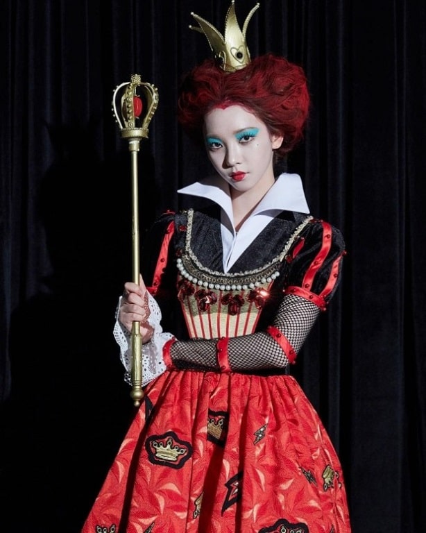 Aespa Karina Queen of Hearts from Alice in Wonderland