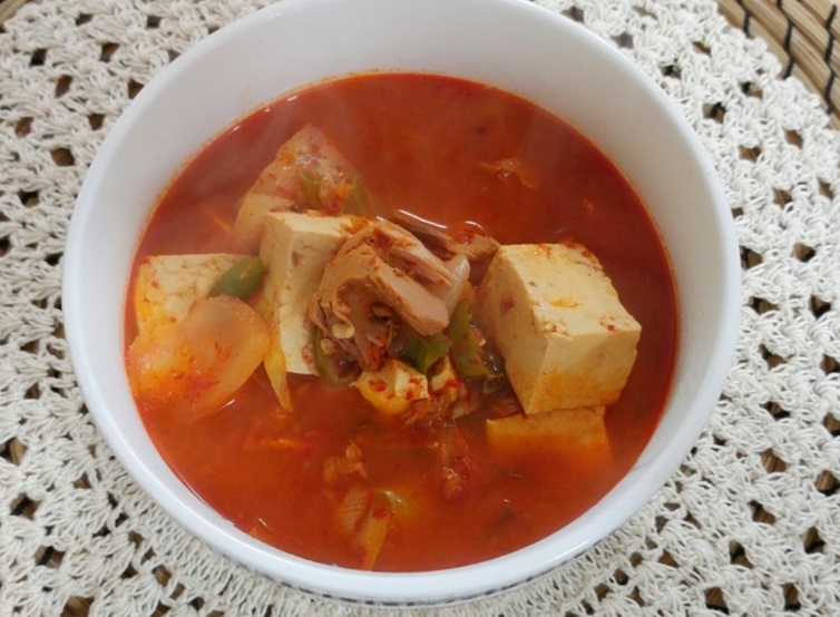 Kimchi Juice Tuna Stew