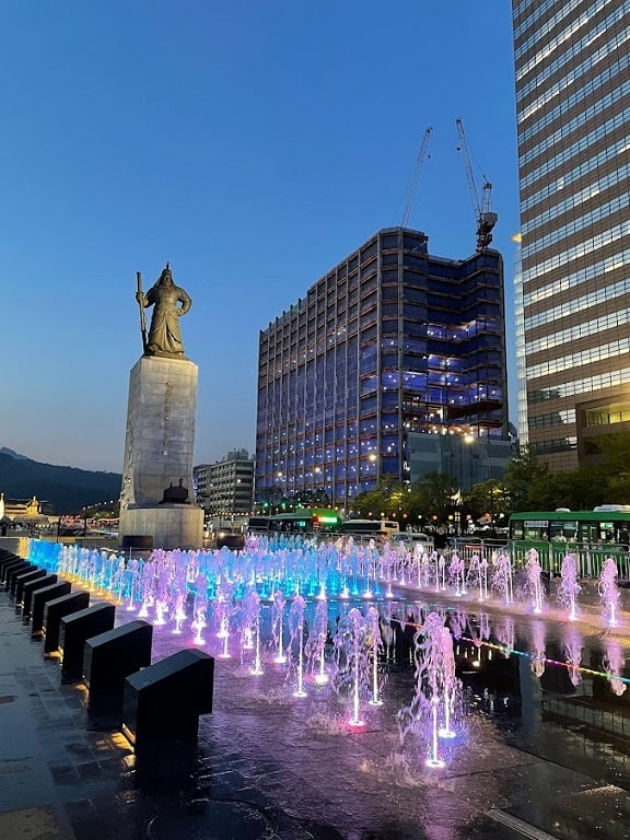 Lingua Asia Gwanghwamun Square
