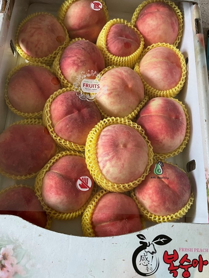 Lingua Asia Korean peaches from the farm