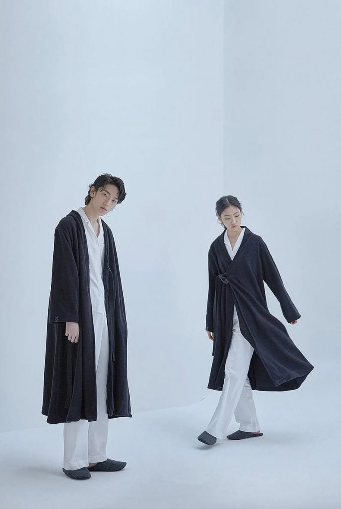 modern-hanbok-bathrobe_Etsy